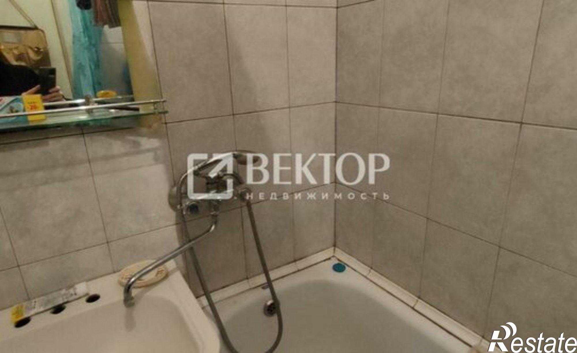 Купить квартиру за 4 100 000 рублей на Ярославль, проезд Подвойского, 1