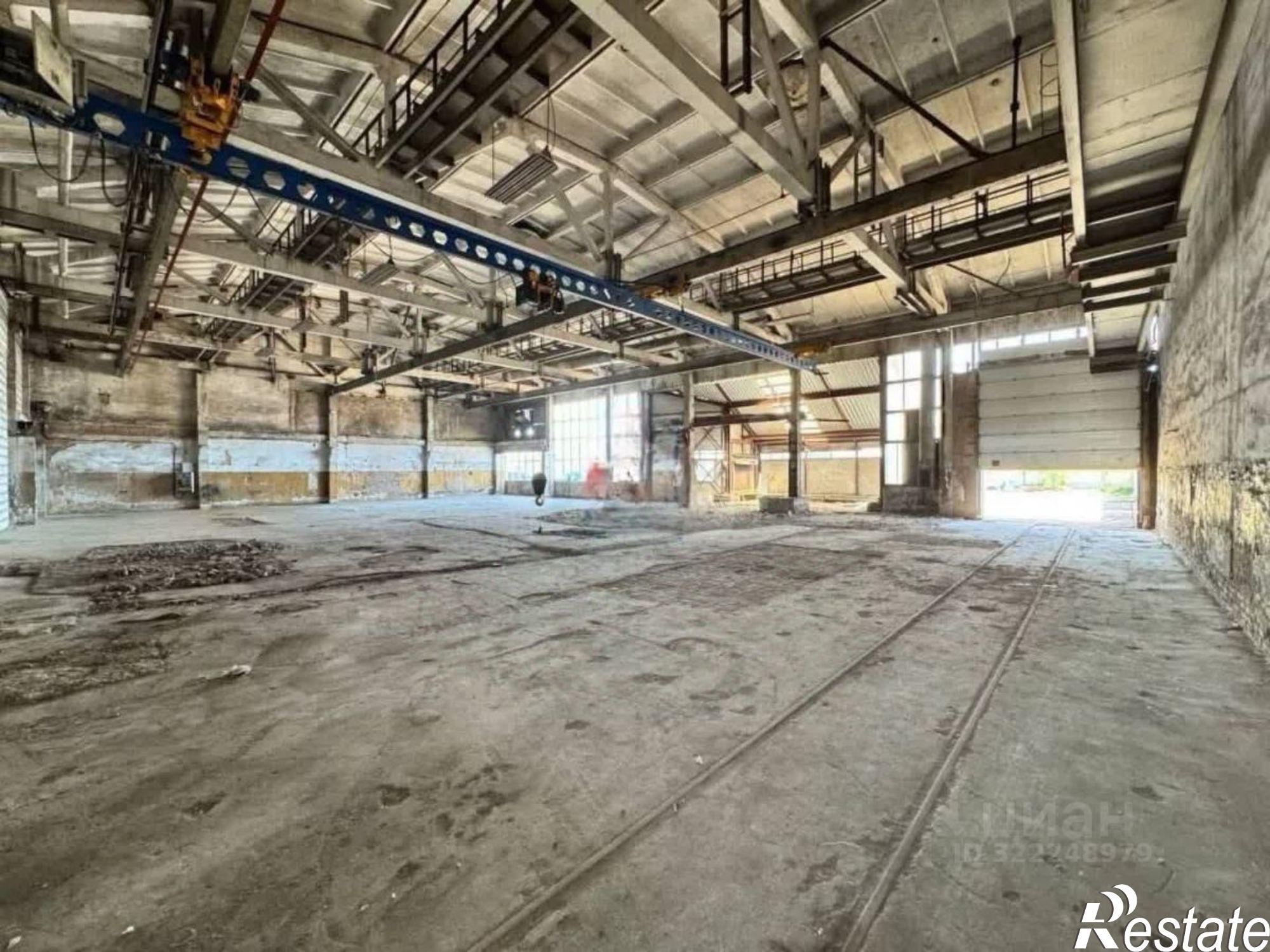 Купить складское помещение за 230 004 000 рублей