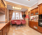 4-комн, 181кв м, этаж 3/6 улица Ушинского, 6А