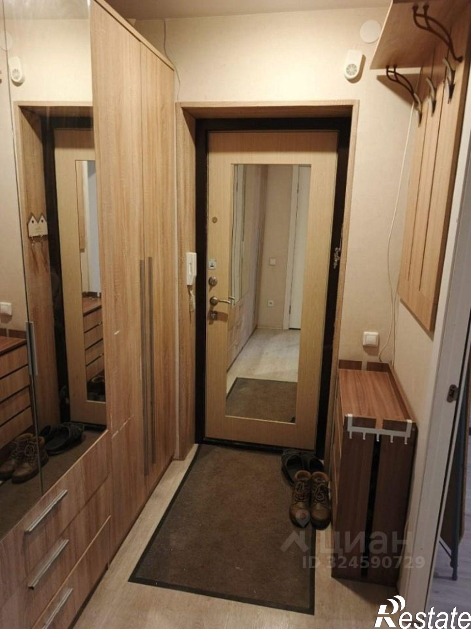 Сдать квартиру за 25 000 рублей на Ярославль, улица Короленко, 3к2