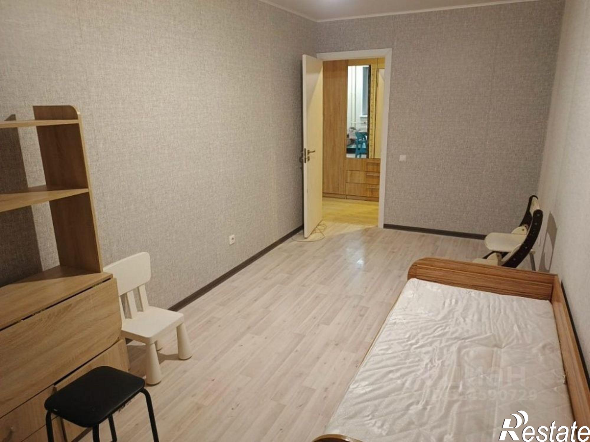 Сдать квартиру за 25 000 рублей на Ярославль, улица Короленко, 3к2