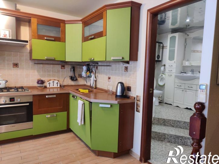 3-комн квартира улица Ньютона, 16,  д. 16