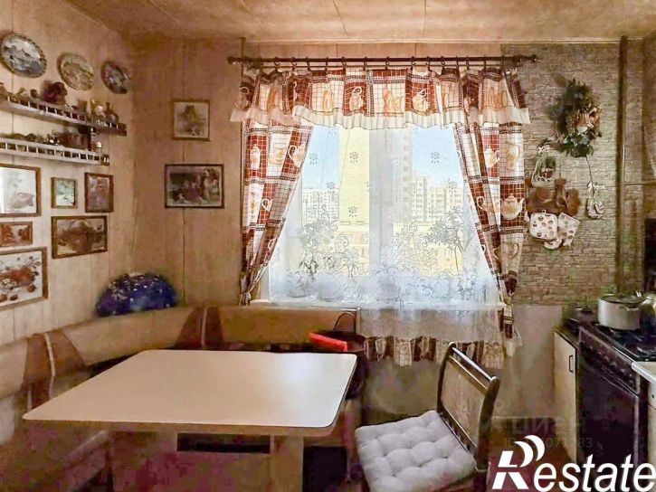 3-комн квартира улица Батова, 5,  д. 5